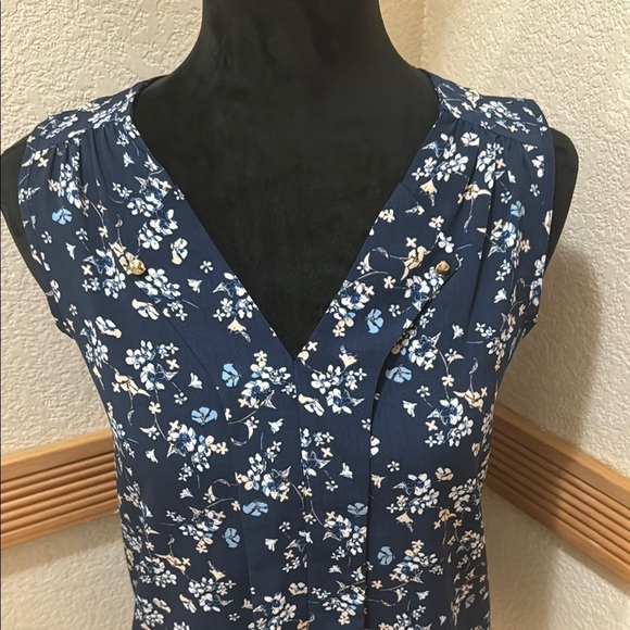 Atmosphere Size 2 Blue Floral Sleeveless Top!! - Picture 4 of 9
